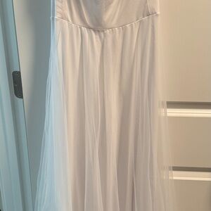 NEVER WORN Elegant White Strapless Dress